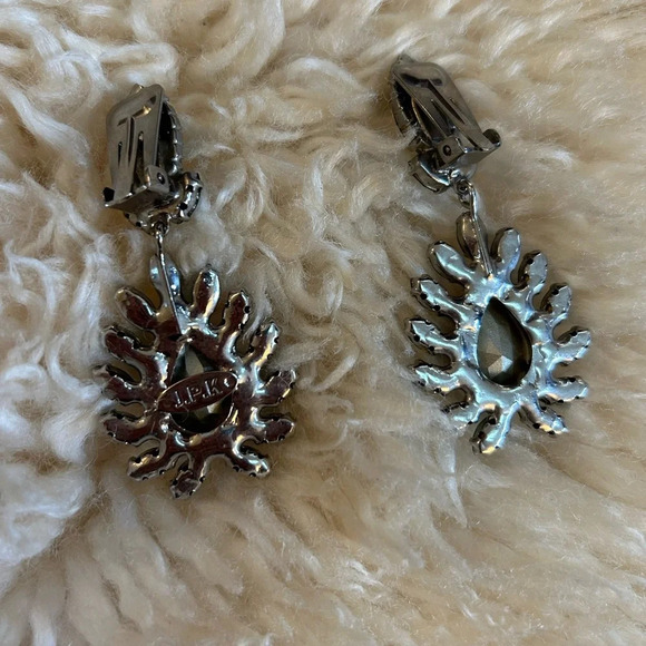 Green gemstone  clip on earrings - Picture 2 of 7